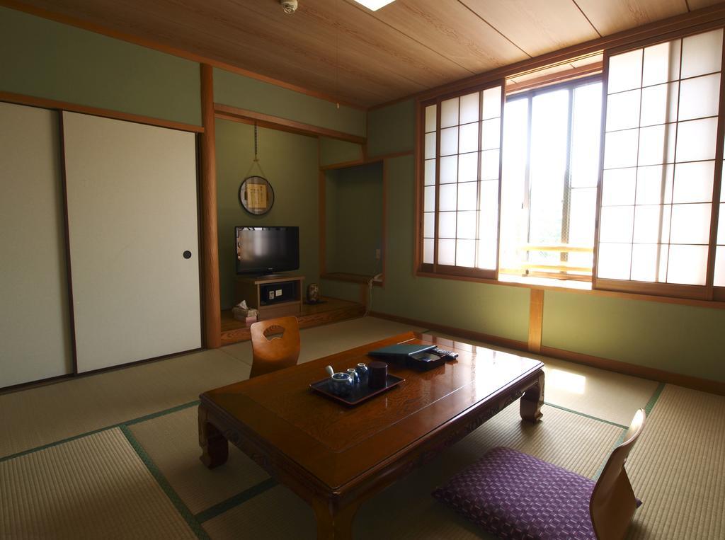 Sazu Onsen Yusho Hotel Kami  Værelse billede